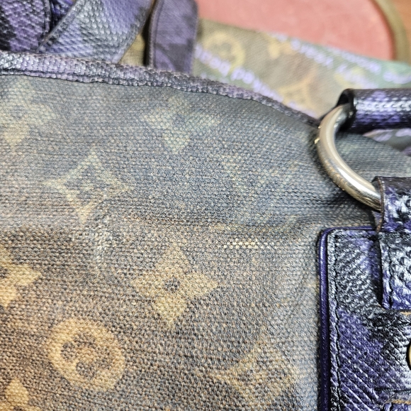 Auth LOUIS VUITTON LV Monogram Richard Prince Heartbreak Jokes $2850 ori… - Picture 16 of 16